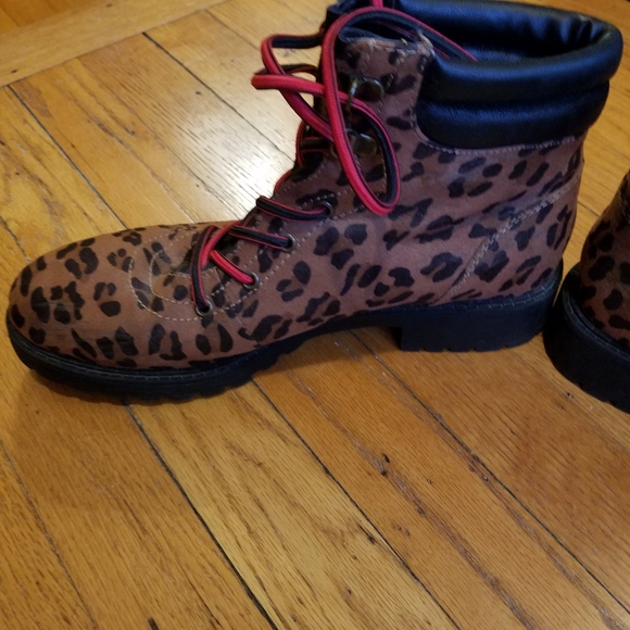 Maurice's hiking boots - Picture 5 of 8